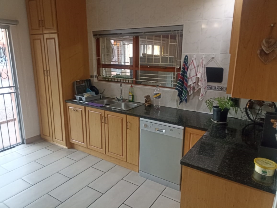 4 Bedroom Property for Sale in Heiderand Western Cape